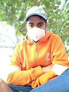 Ishan003 online show from December 2025 01:11:02 AM