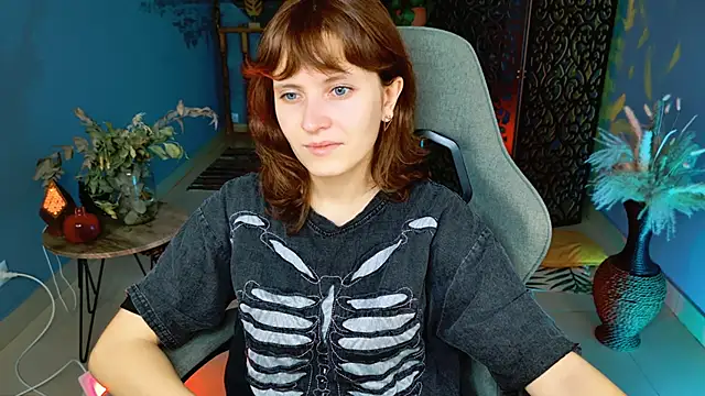 LolaAsmus online show from October 2025 05:18:01 AM