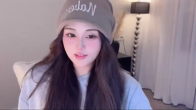 Snapshot of Strawberrybabyy1 chatting on October 2025 02:25:02 PM Strawberrybabyy1 online show from October 2025 02:25:02 PM