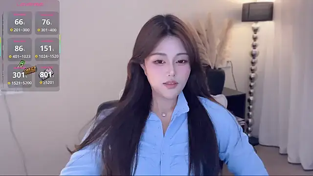 Snapshot of Strawberrybabyy1 chatting on October 2025 03:21:02 PM Strawberrybabyy1 online show from October 2025 03:21:02 PM