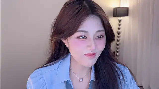 Snapshot of Strawberrybabyy1 chatting on October 2025 03:34:01 PM Strawberrybabyy1 online show from October 2025 03:34:01 PM