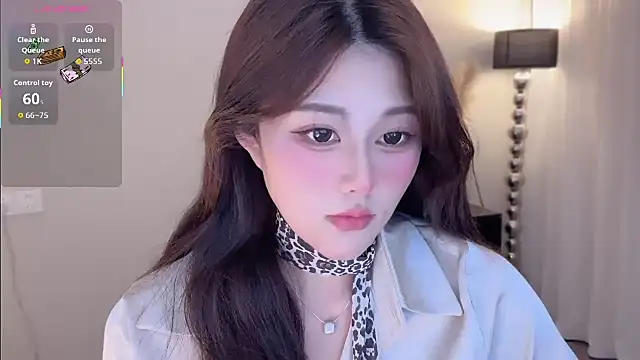 Snapshot of Strawberrybabyy1 chatting on October 2025 11:21:01 AM Strawberrybabyy1 online show from October 2025 11:21:01 AM