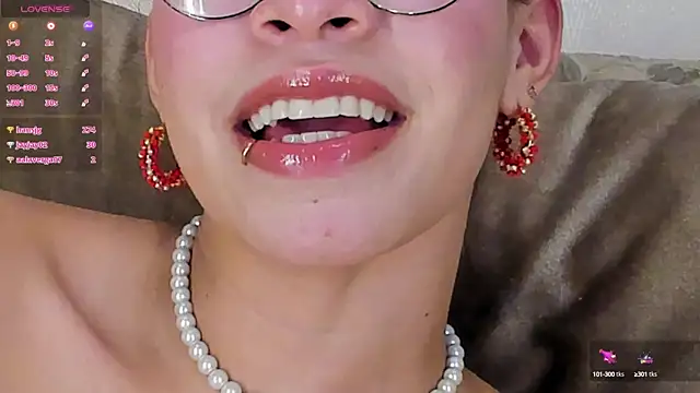 Snapshot of KimHiltton chatting on February 2025 09:56:01 AM KimHiltton online show from February 2025 09:56:01 AM