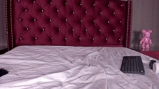 MilaHal  online show from December 2024 12:35:02 AM