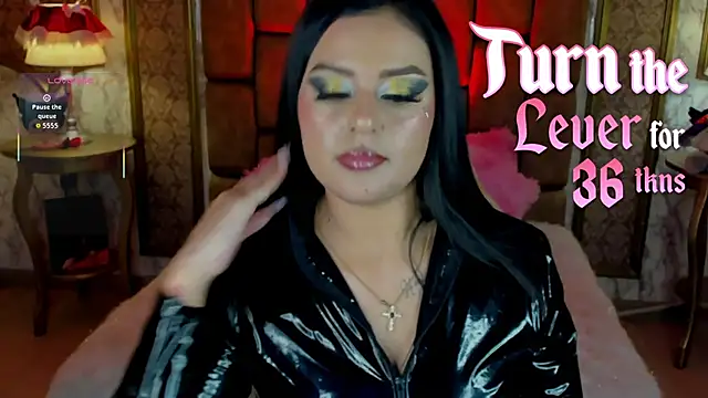 SoffiQueen online show from November 2025 08:25:02 PM