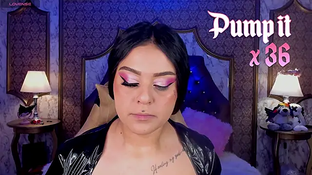 SoffiQueen online show from February 2026 02:33:01 PM