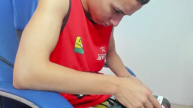 JackSwan18 online show from November 2025 07:48:02 PM