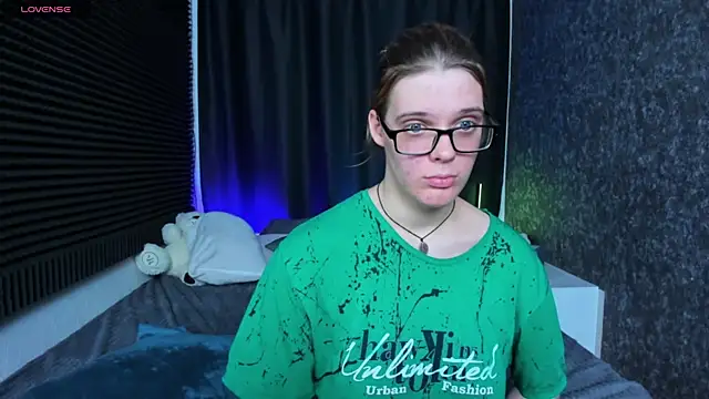 KIKI Krash online show from March 2025 06:01:02 PM