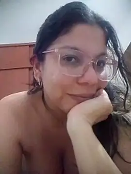 Snapshot of Carliina_Soussa chatting on April 2026 12:02:02 AM Carliina Soussa online show from April 2026 12:02:02 AM