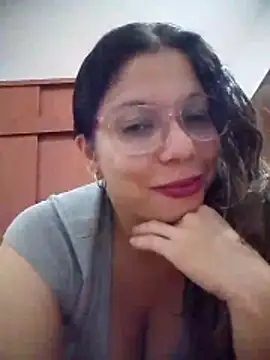 Snapshot of Carliina_Soussa chatting on April 2026 05:32:02 PM Carliina Soussa online show from April 2026 05:32:02 PM
