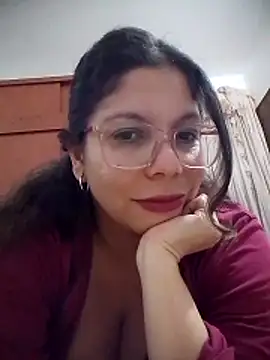 Snapshot of Carliina_Soussa chatting on April 2026 12:06:01 AM Carliina Soussa online show from April 2026 12:06:01 AM
