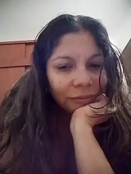 Snapshot of Carliina_Soussa chatting on May 2026 10:49:02 PM Carliina Soussa online show from May 2026 10:49:02 PM