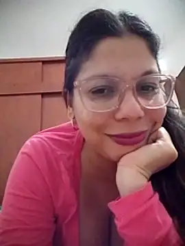 Snapshot of Carliina_Soussa chatting on May 2026 08:58:02 PM Carliina Soussa online show from May 2026 08:58:02 PM