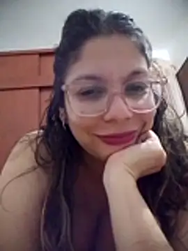 Snapshot of Carliina_Soussa chatting on May 2026 11:57:02 PM Carliina Soussa online show from May 2026 11:57:02 PM
