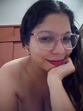 Snapshot of Carliina_Soussa chatting on May 2026 12:28:02 AM Carliina Soussa online show from May 2026 12:28:02 AM