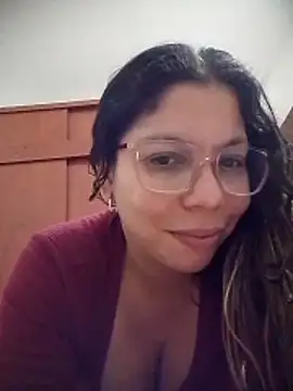 Snapshot of Carliina_Soussa chatting on May 2026 10:37:02 PM Carliina Soussa online show from May 2026 10:37:02 PM