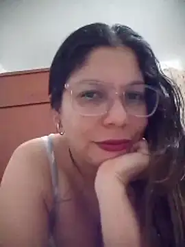 Snapshot of Carliina_Soussa chatting on May 2026 11:33:02 PM Carliina Soussa online show from May 2026 11:33:02 PM