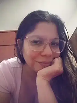 Snapshot of Carliina_Soussa chatting on May 2026 10:39:01 PM Carliina Soussa online show from May 2026 10:39:01 PM