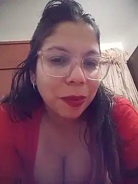 Snapshot of Carliina_Soussa chatting on May 2026 12:08:01 AM Carliina Soussa online show from May 2026 12:08:01 AM
