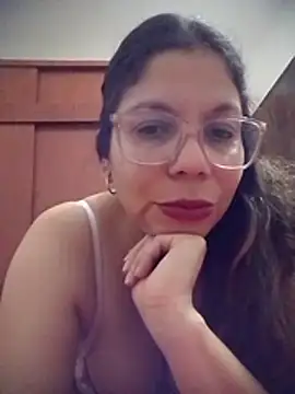 Snapshot of Carliina_Soussa chatting on May 2026 11:57:01 PM Carliina Soussa online show from May 2026 11:57:01 PM