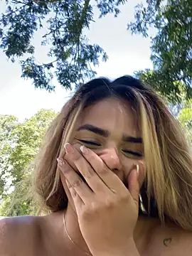 ZoeJohnsoon online show from November 2025 06:24:02 PM