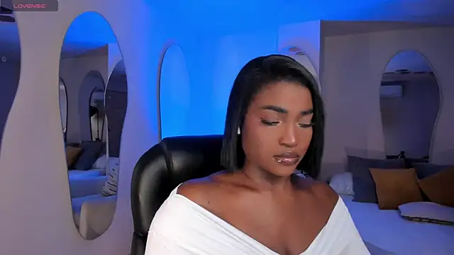 SavannahStorm online show from April 2026 12:20:01 PM