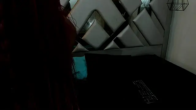 Snapshot of Nahomi-Hill chatting on September 2025 09:58:02 PM Nahomi-Hill online show from September 2025 09:58:02 PM