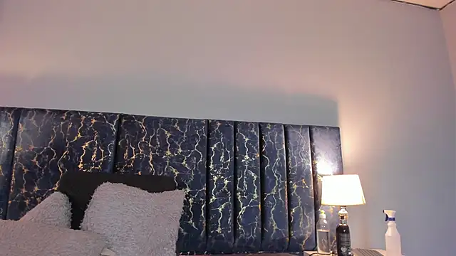 Sophia Lemos online show from October 2025 01:31:02 PM