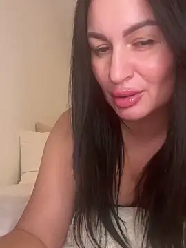 Helena7077 online show from December 2025 10:17:02 PM