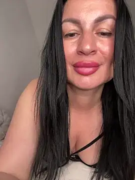 Helena7077 online show from May 2026 11:35:02 PM