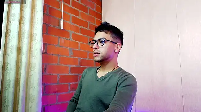 Leandro valenzuela online show from March 2025 03:39:01 PM