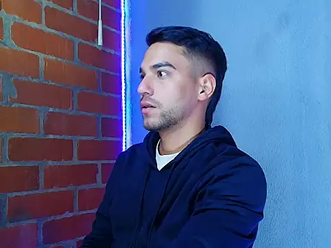 Leandro valenzuela online show from September 2025 01:07:02 AM