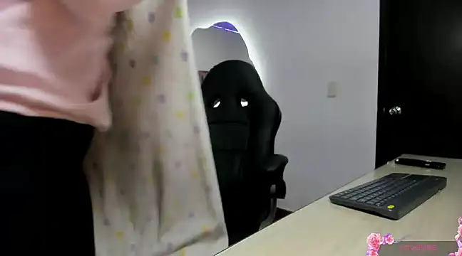 Estefany777 online show from February 2025 02:01:02 AM