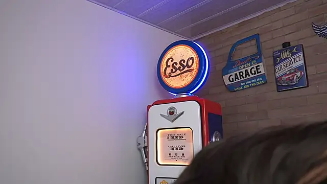 miss collins online show from April 2026 07:58:01 PM