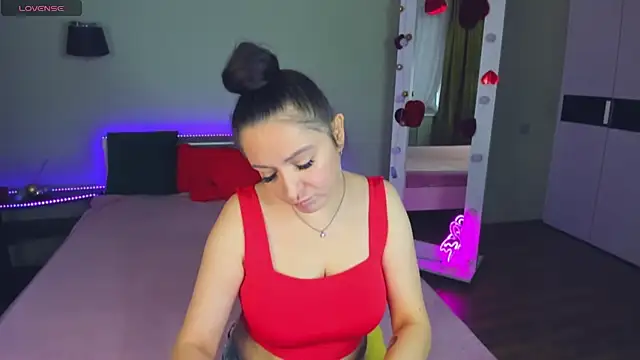 AngellLika online show from October 2025 12:45:02 PM