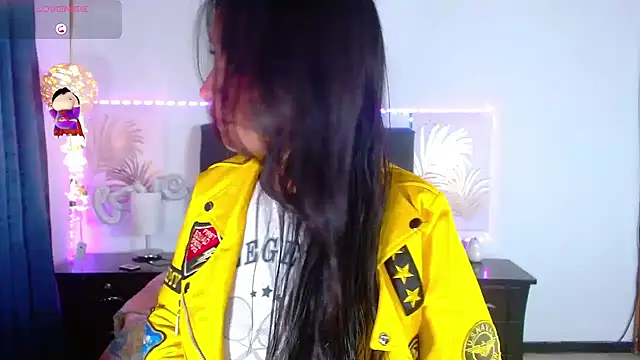 Julietacollins06 online show from February 2025 01:22:02 PM