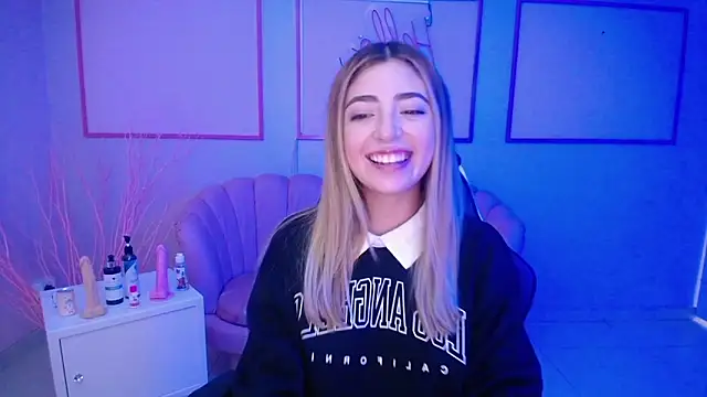 Snapshot of channel_blonde_a chatting on December 2024 07:43:01 PM channel blonde a online show from December 2024 07:43:01 PM