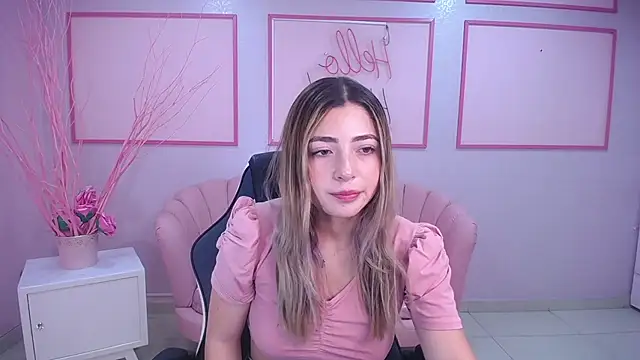 Snapshot of channel_blonde_a chatting on January 2025 04:44:01 PM channel blonde a online show from January 2025 04:44:01 PM