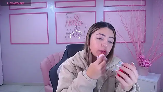 Snapshot of channel_blonde_a chatting on January 2025 04:24:01 PM channel blonde a online show from January 2025 04:24:01 PM