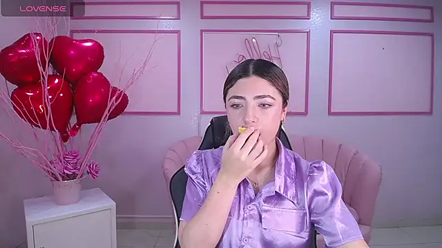 Snapshot of channel_blonde_a chatting on February 2025 04:37:02 PM channel blonde a online show from February 2025 04:37:02 PM