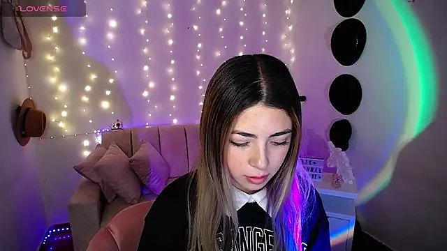 Snapshot of channel_blonde_a chatting on March 2025 09:48:02 PM channel blonde a online show from March 2025 09:48:02 PM