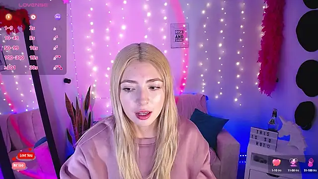 Snapshot of channel_blonde_a chatting on March 2025 07:49:02 PM channel blonde a online show from March 2025 07:49:02 PM