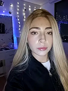 Snapshot of channel_blonde_a chatting on October 2025 04:59:02 AM channel blonde a online show from October 2025 04:59:02 AM