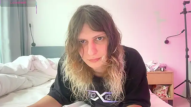 Alice Pinkhead online show from October 2025 09:32:01 AM