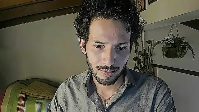 Nicholasrodrii online show from June 2026 08:40:01 PM