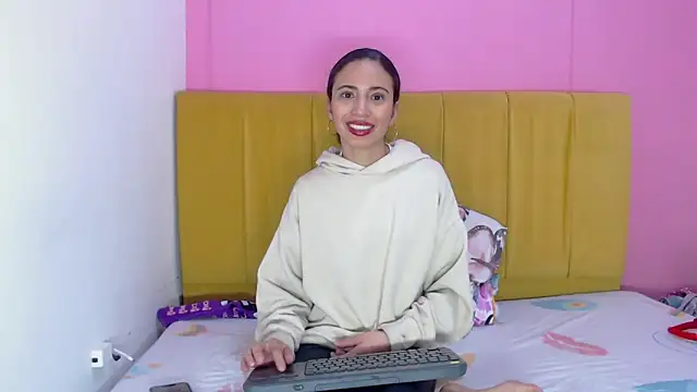 angelinabrookcm101 online show from December 2024 05:15:01 AM