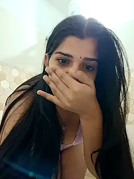 Snapshot of aaliya_bhattt chatting on December 2024 11:31:02 AM aaliya bhattt online show from December 2024 11:31:02 AM