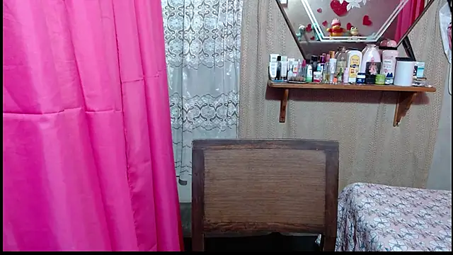 Lunawillis online show from January 2026 07:05:02 PM