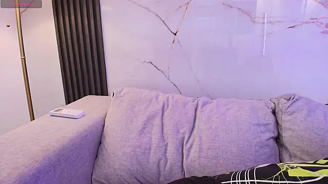 EvaHalsey online show from September 2025 08:31:01 PM