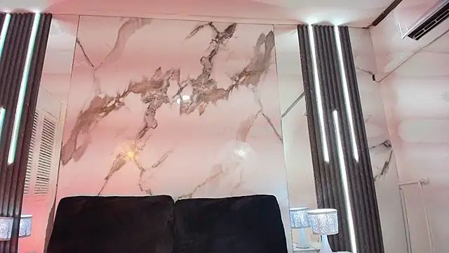 EvaHalsey online show from September 2025 07:48:01 PM